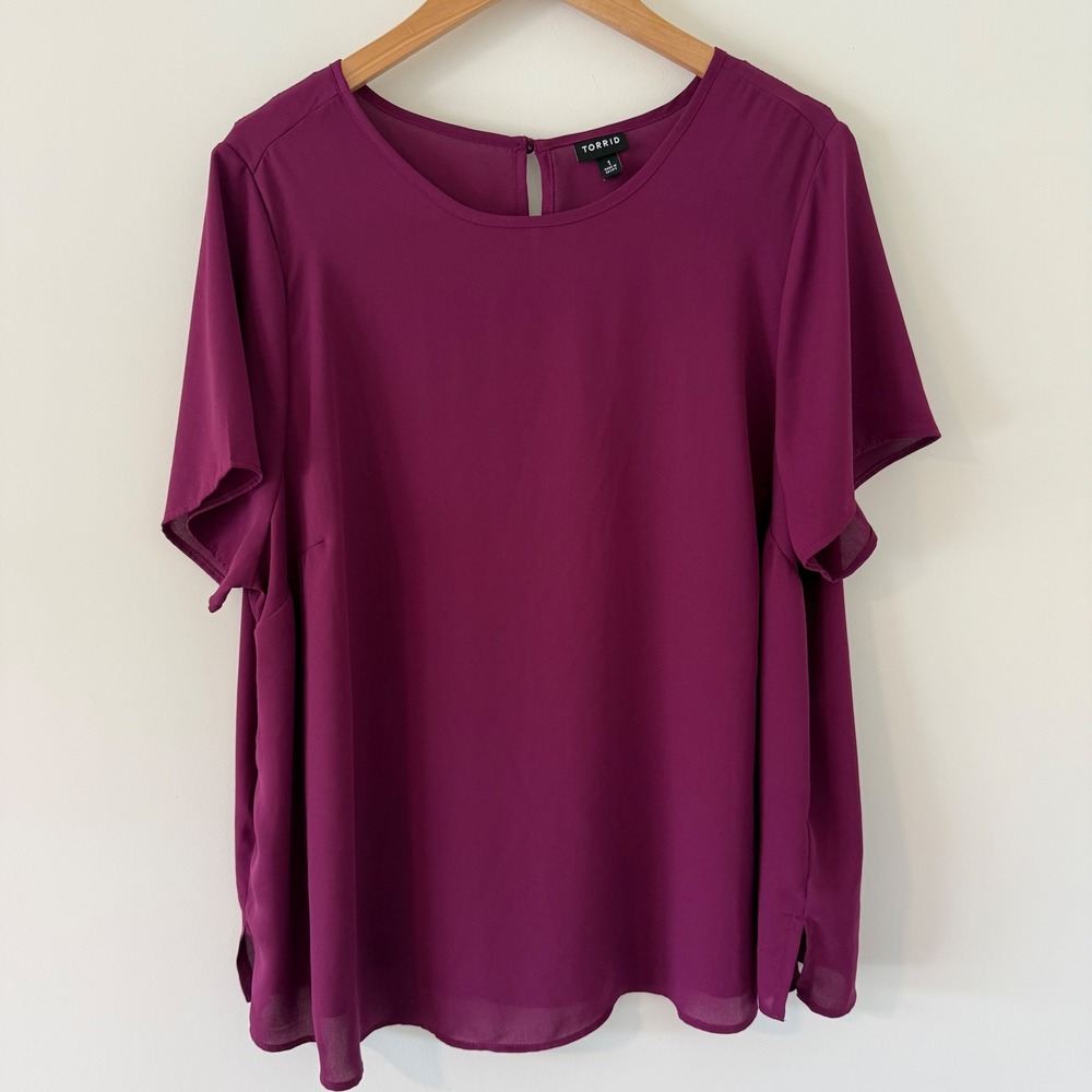 Torrid Magenta Purple Georgette Short Sleeve Keyhole Back Blouse Top Size 1, 1X